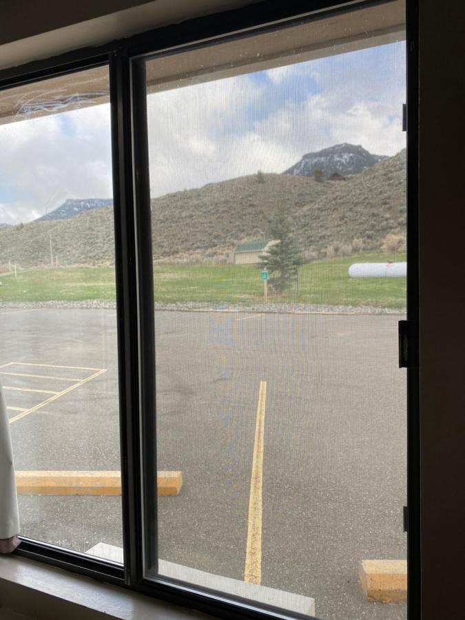 Green Creek Inn And Rv Park Wapiti Extérieur photo
