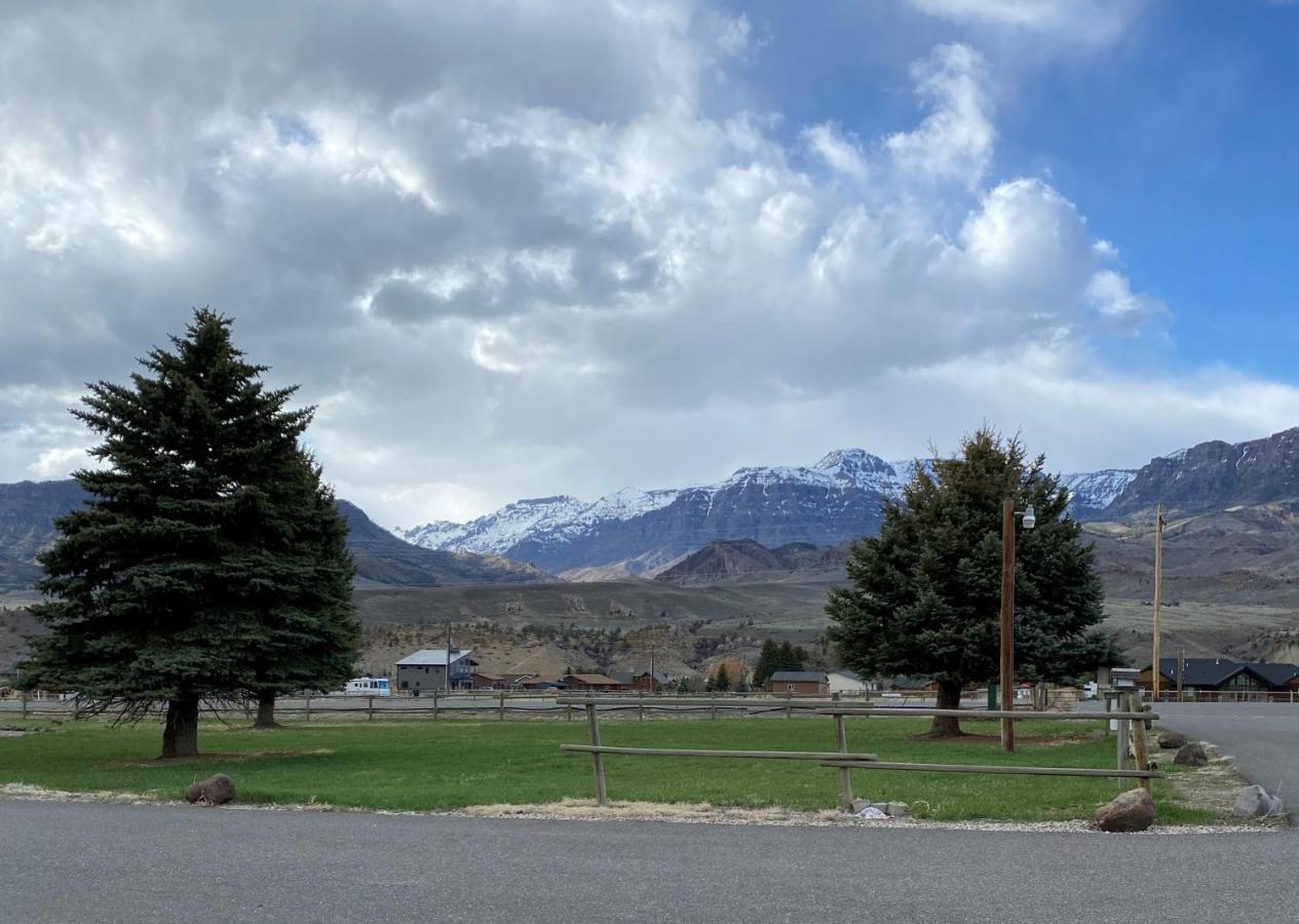 Green Creek Inn And Rv Park Wapiti Extérieur photo