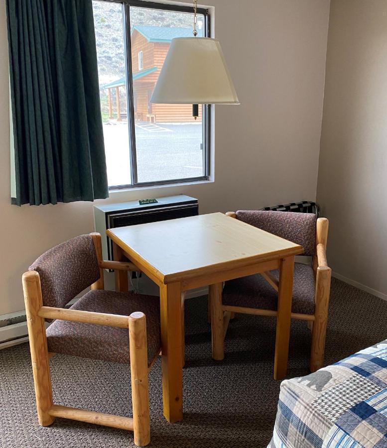 Green Creek Inn And Rv Park Wapiti Extérieur photo