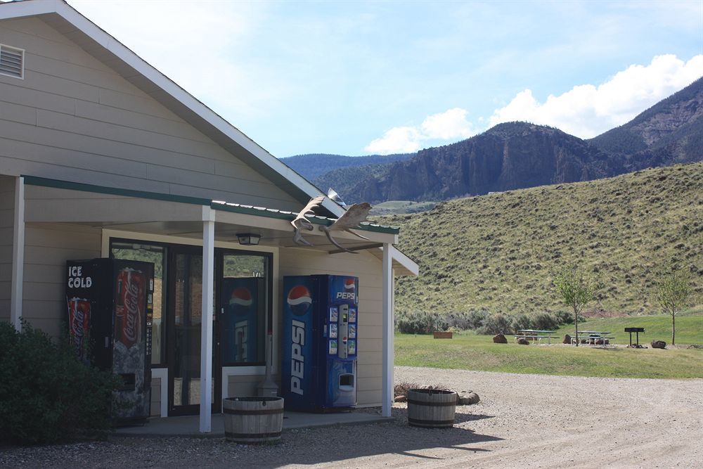 Green Creek Inn And Rv Park Wapiti Extérieur photo