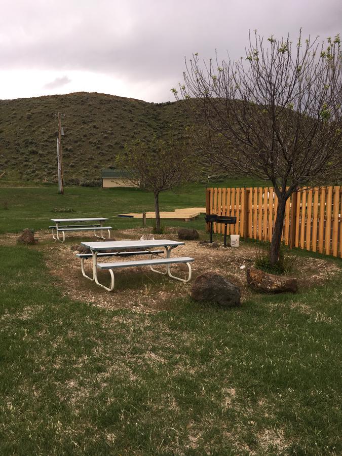 Green Creek Inn And Rv Park Wapiti Extérieur photo
