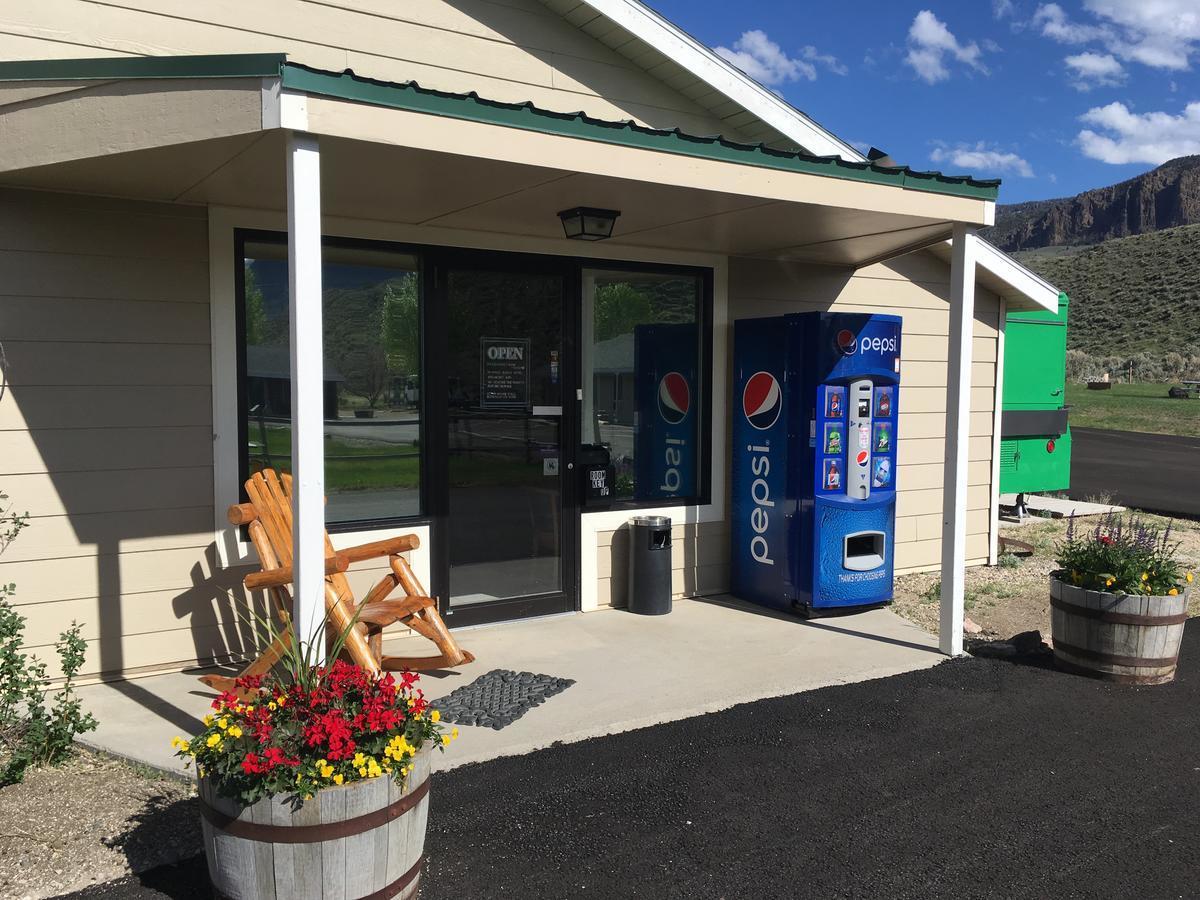 Green Creek Inn And Rv Park Wapiti Extérieur photo