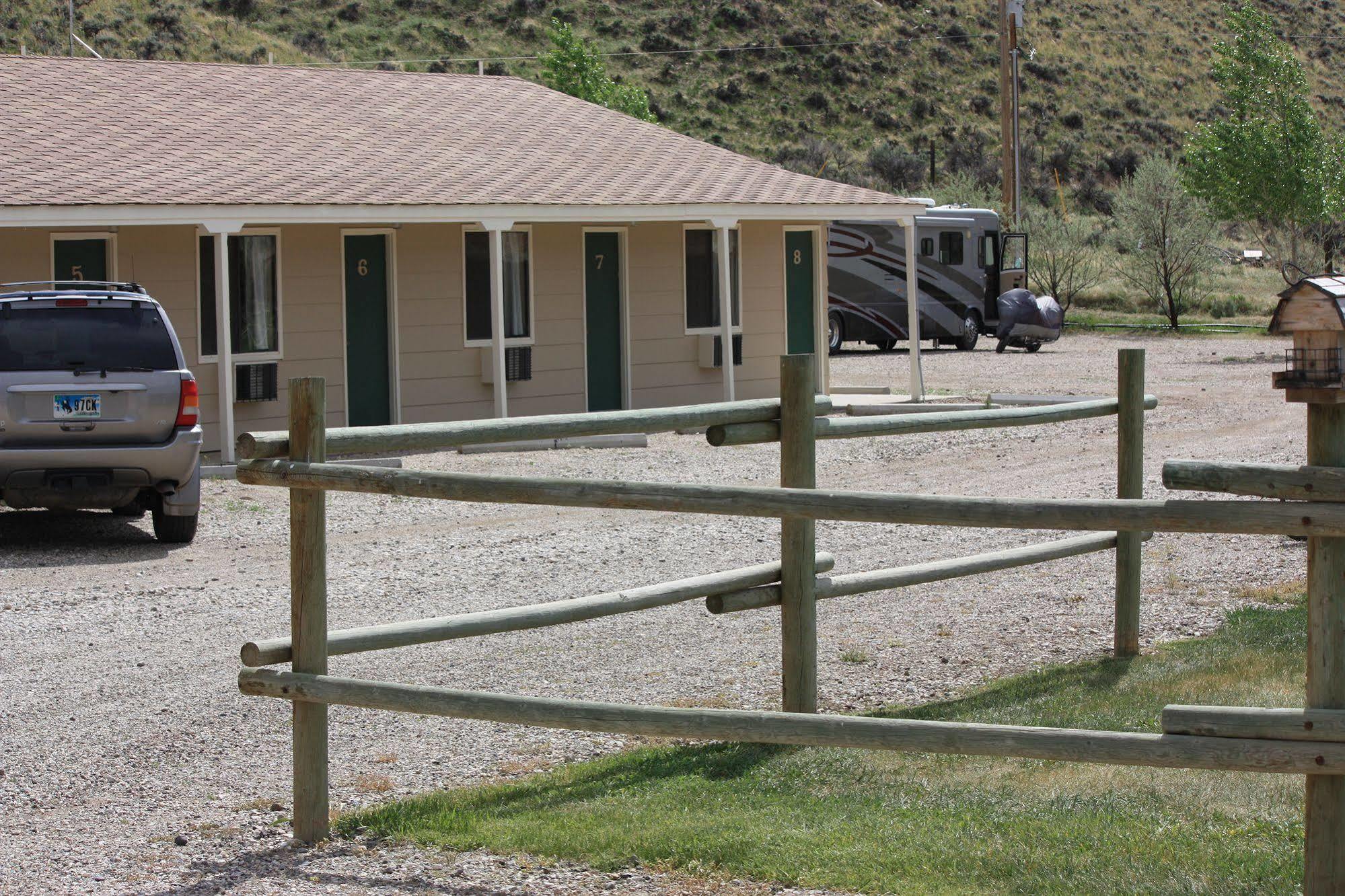Green Creek Inn And Rv Park Wapiti Extérieur photo