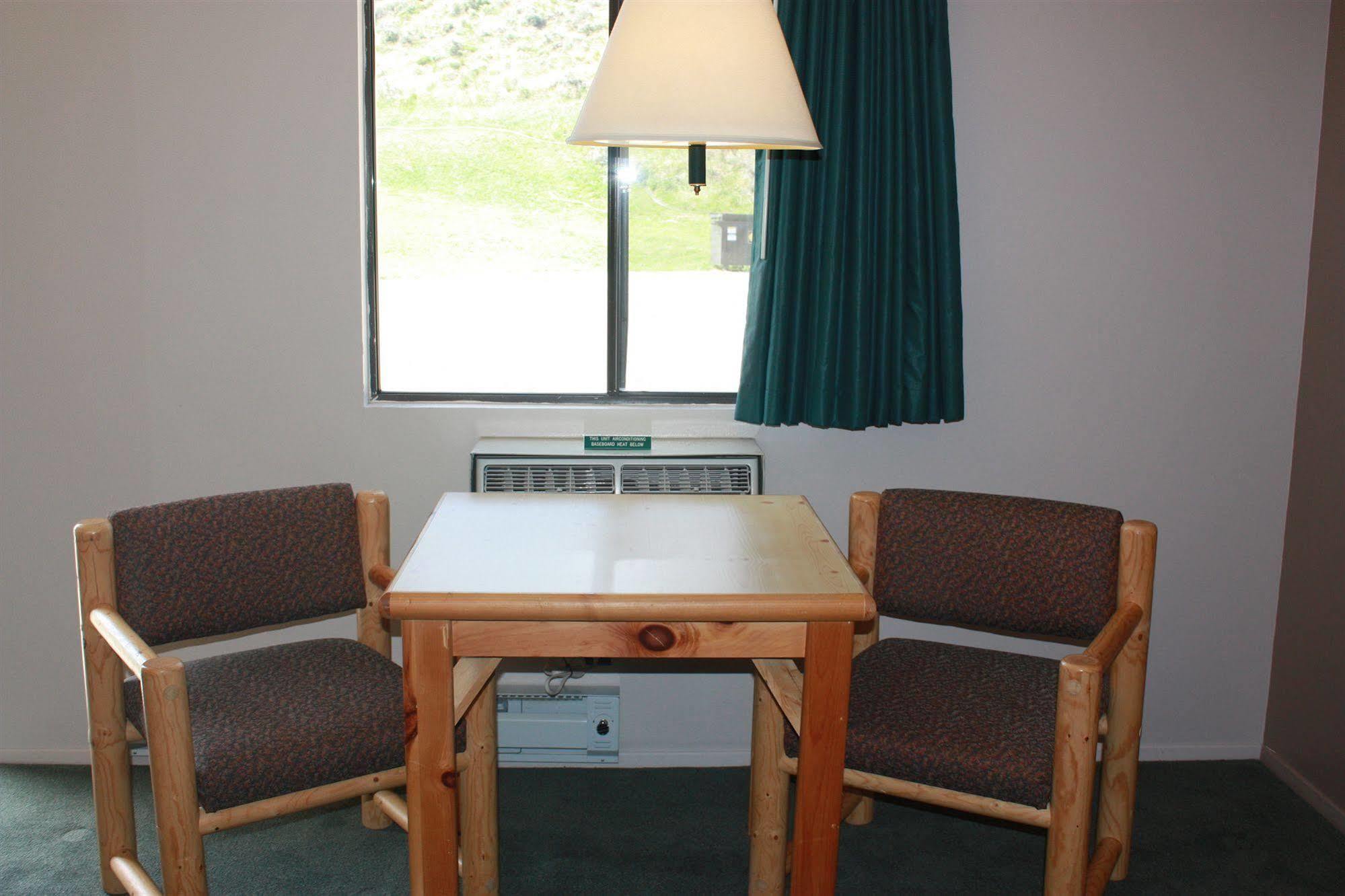 Green Creek Inn And Rv Park Wapiti Extérieur photo