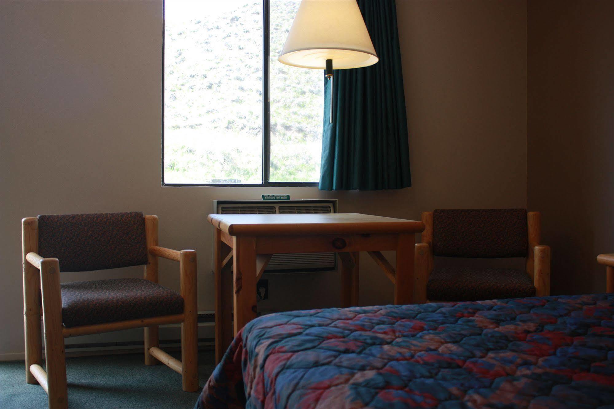 Green Creek Inn And Rv Park Wapiti Extérieur photo