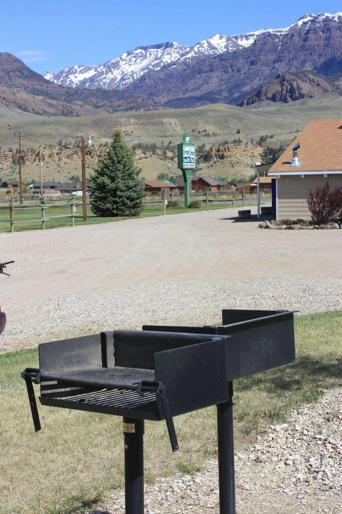 Green Creek Inn And Rv Park Wapiti Extérieur photo